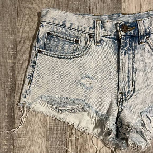 Urban Outfitters BDG Denim Light Wash - Picture 4 of 10
